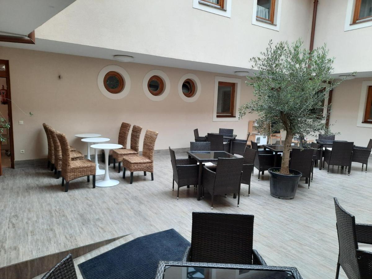 Vegvari Hotel Eger Exterior foto